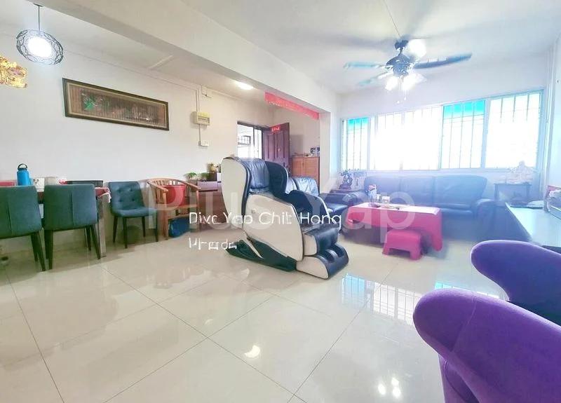 4 Room (4A) HDB for Sale in  41 Teban Gardens Road - Image 2